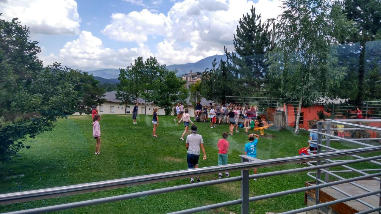 Alberg La Bruna Белвер де Серданя Екстериор снимка